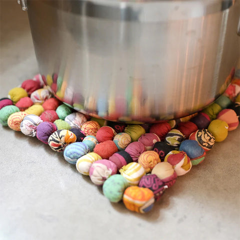 Sari Circles Trivet Square